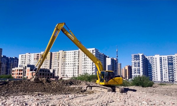 Длиннорукий болотный гусеничный экскаватор KOMATSU LC-7